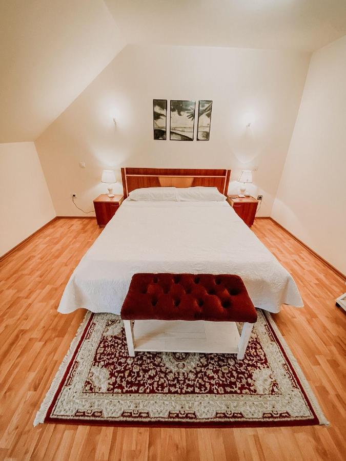 Turnu Măgurele Cosy Bedroom For 2 With Balcony In A Family Villa מראה חיצוני תמונה