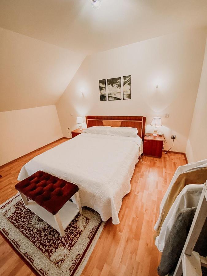 Turnu Măgurele Cosy Bedroom For 2 With Balcony In A Family Villa מראה חיצוני תמונה